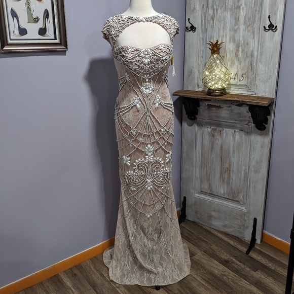 Sherri Hill Dresses & Skirts - 💎FINAL PRICE💎NWOT Sherri Hill beaded formal gown